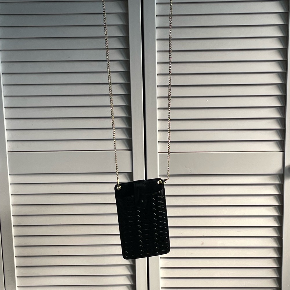 Black Woven Crossbody Bag with Gold Chain